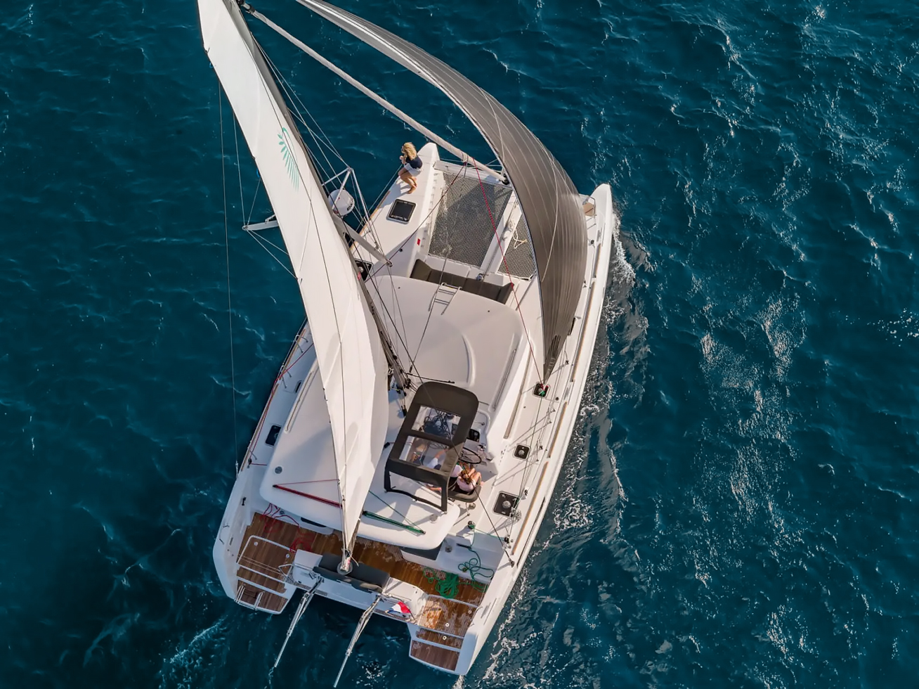 Catamaran 40 Avensenza huren bovenaanzicht